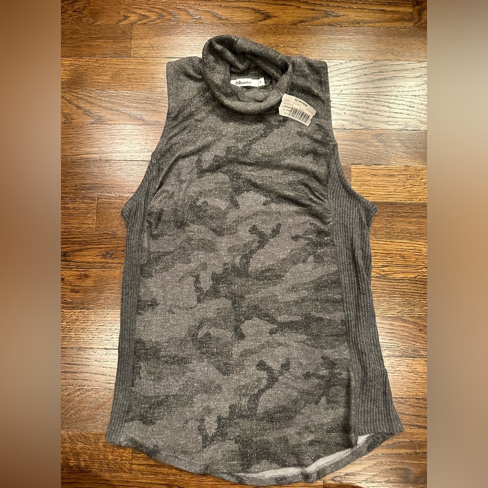 Red haute sleeveless mock neck army print sweater new with tags